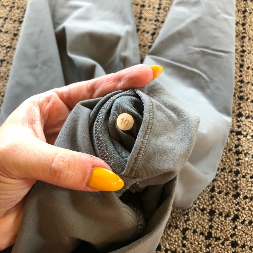 Grey 3/4 length leggings lulu lemon
